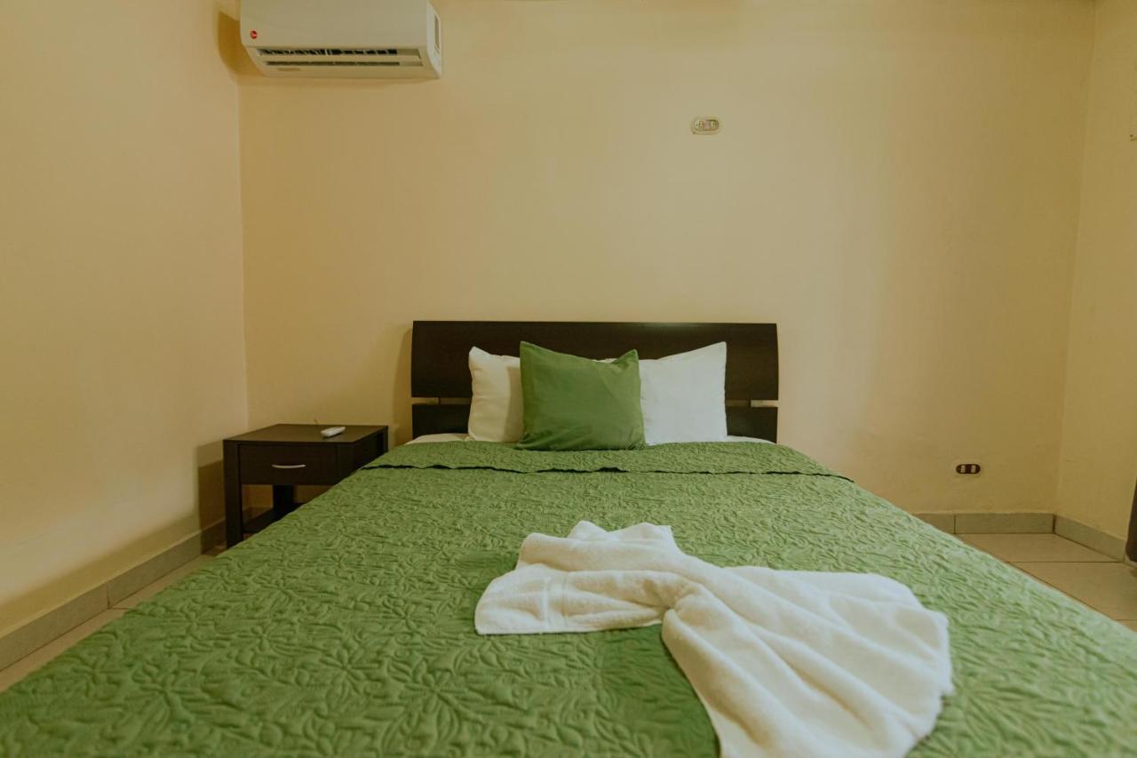 Quepos Inn Экстерьер фото