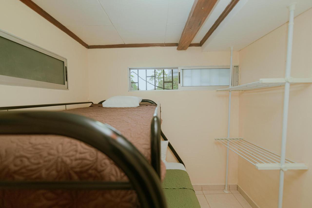 Quepos Inn Экстерьер фото