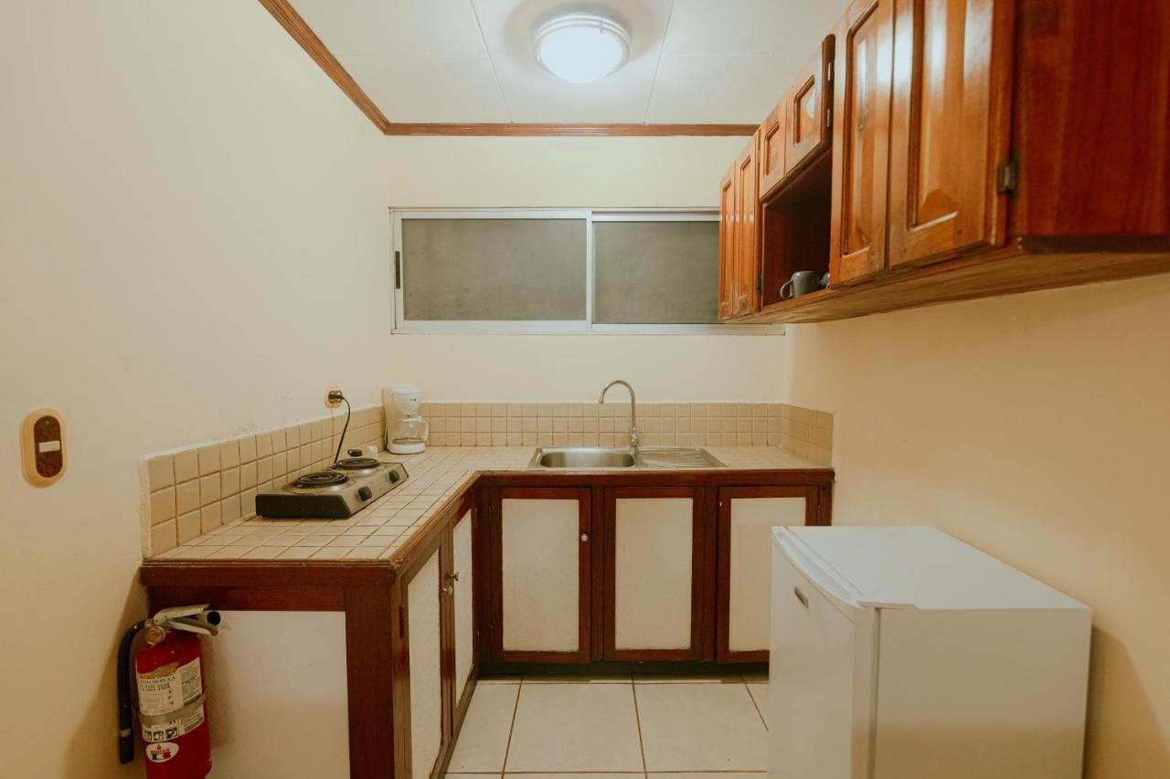 Quepos Inn Экстерьер фото