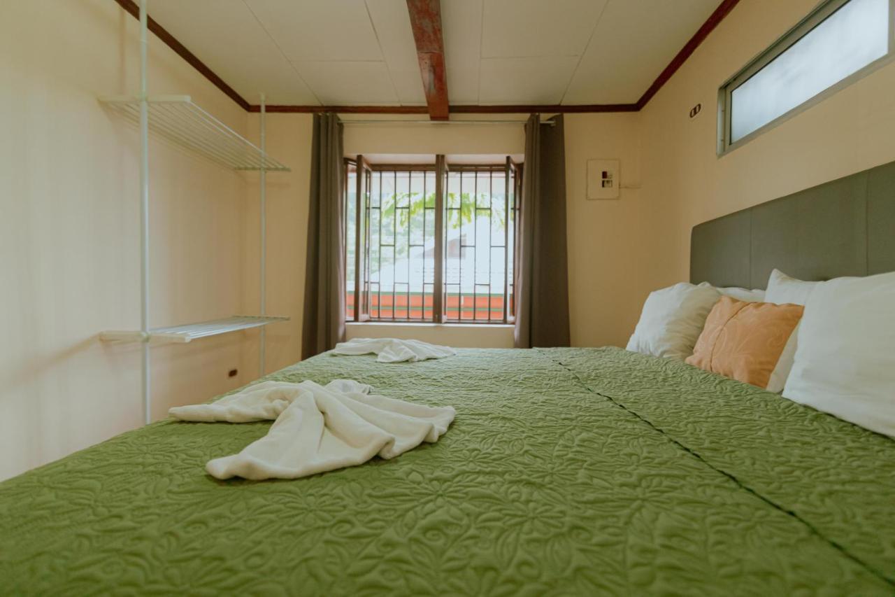 Quepos Inn Экстерьер фото